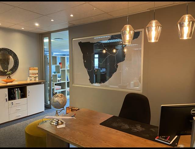 157M² OFFICE FOR SALE IN STEENBERG